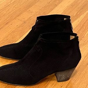 AQUATALIA Black Suede Booties 6.5